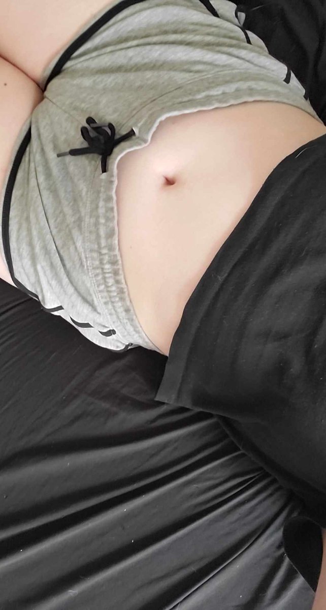 LittleGothGirl_'s tweet photo. @ROAgeru https://t.co/wosrn6Sf9a https://t.co/PWtJJBgYEF