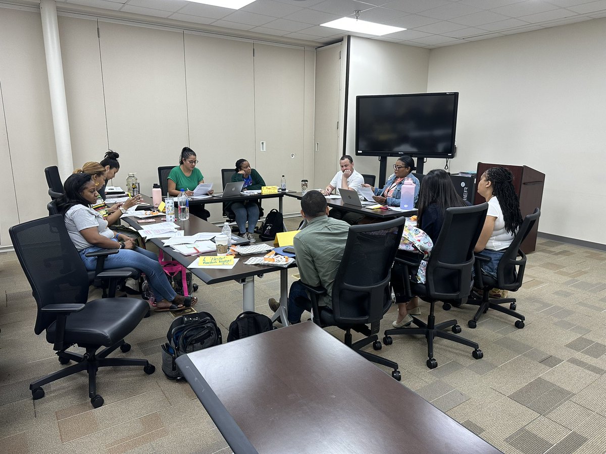 Tia Smart tweet media