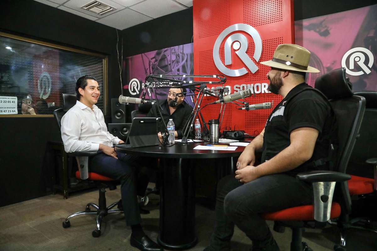 gradillasrob's tweet photo. Un honor acompañar a mis amigos @PacoGK y @TadeoRiveraG en #ArrePorSonora de @RadioSonora.

El programa tiene el objetivo de difundir nuestras maravillas naturales, eventos, gastronomía y todo lo relacionado a la promoción turística dentro de nuestro estado. 🏜️🏞️

#MeVoyPaSonora https://t.co/CpORUEyPRY