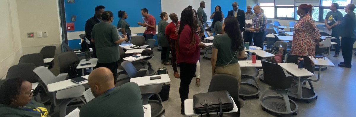 LAUSDMicrocred's tweet photo. Our @LASchools @LAUSDHR Micro-Credentialing team was honored to present highlights from our inaugural Antiracist Instruction Micro-Credential at the Principals' Leadership Institute where we collaborated and calibrated around academic success and accelerating student outcomes. https://t.co/1U8uUnLXms
