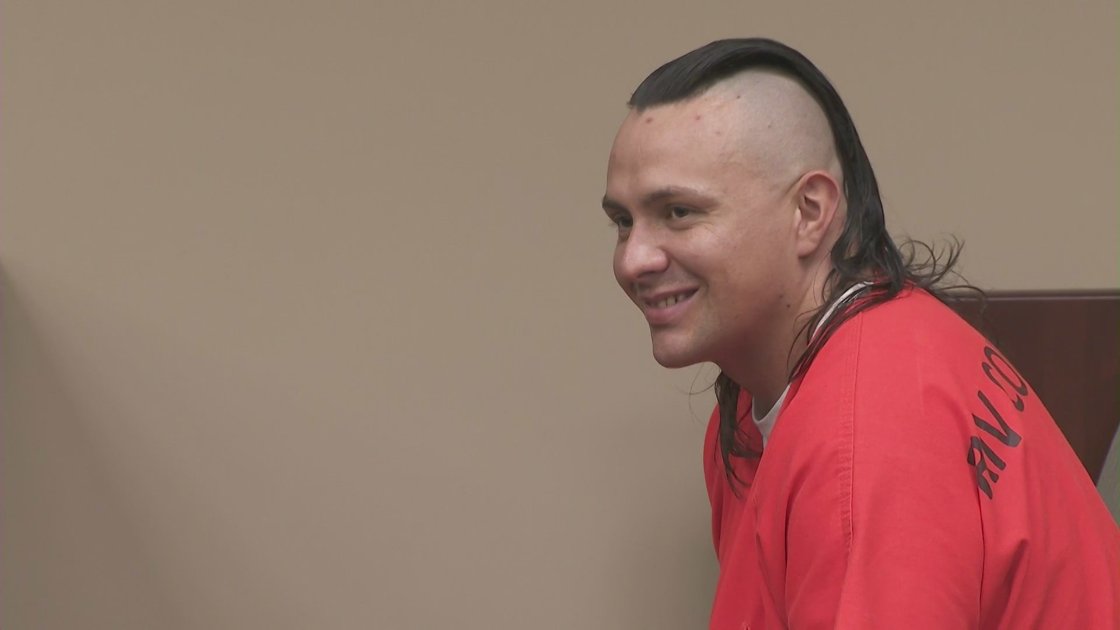 KTLA's tweet photo. The so called “Snake Burglar” pleaded guilty to breaking into 54 businesses, but got no jail time. @KTLAShelby explains why https://t.co/w43fxHdiJC https://t.co/qTFh7pQ4iB