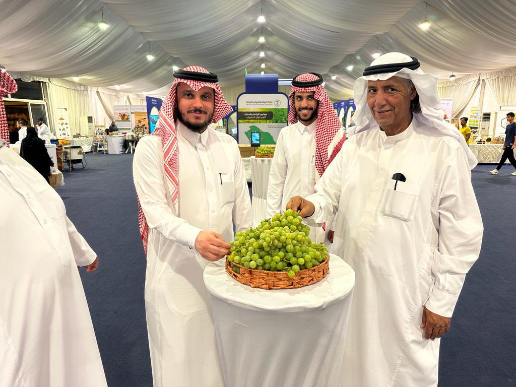 almawinacam's tweet photo. مشاركة الجمعية التعاونية الزراعية التسويقية بالماوين ضمن 
#مهرجان_خيرات_السعودية_الموسمية بمدينة الرياض . وتقديم بعض من منتجات الماوين الزراعية . @cscs_sa @agri_ext https://t.co/Fv1AR282i0