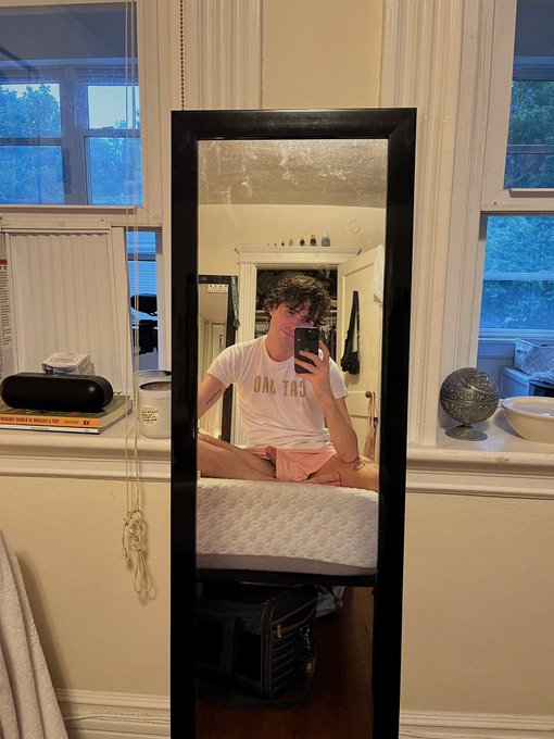 Got caught in the rain and now my hair is drying weirdly https://t.co/XoaURhmFSM<a href="/tag/lapseapp"class="tags"><span>#lapseapp</span></a>