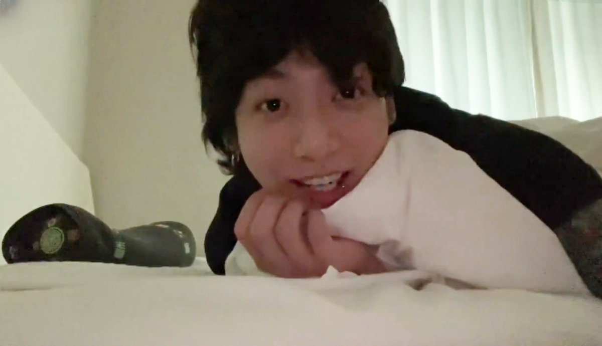 taebokkiii's tweet photo. Jeon jungkook, what are we??? https://t.co/f2566SXt88