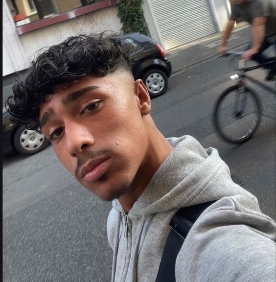 RodriquezT83881's tweet photo. 22, bisexual c0ck, fresh pic after raw... https://t.co/UExh3bfKVX