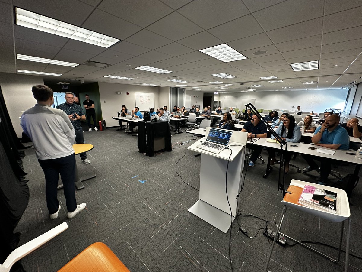 Alberto Hernandez tweet media