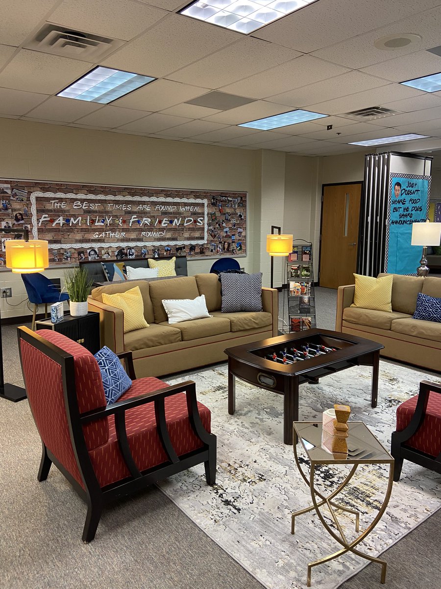 AcworthLiteracy's tweet photo. Our new faculty lounge is AMAZING! Thank you @freedomchurch for such a relaxing and fun space to recharge. We feel the love!❤️ @ToddLollis #WeAreAcworth @Team_AcworthES @EmanuelTorralba https://t.co/q63azCt3iI