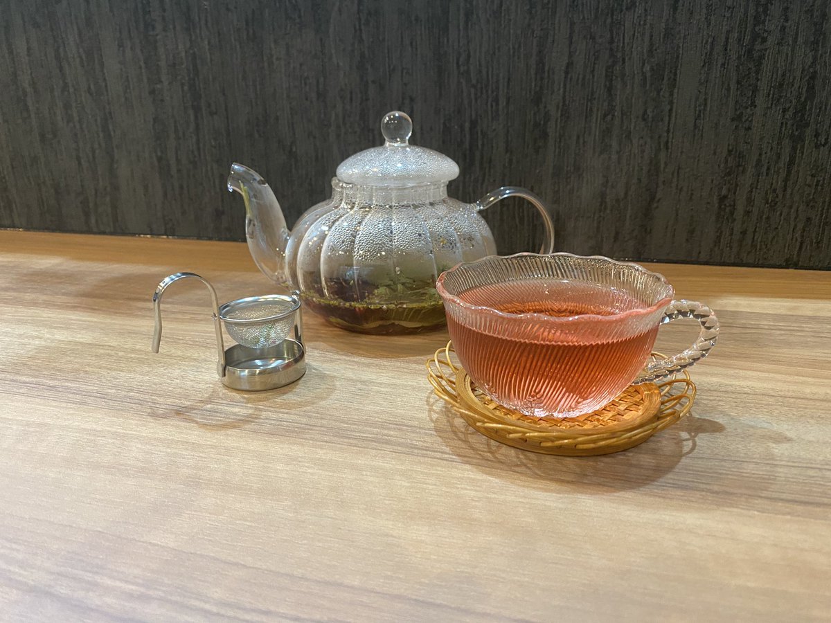 cafe_Ibasho's tweet photo. 朝からハーブティー注文頂きました！
ホットでもアイスでもいけるので是非ご注文くださいー https://t.co/P0EyFGWbxW