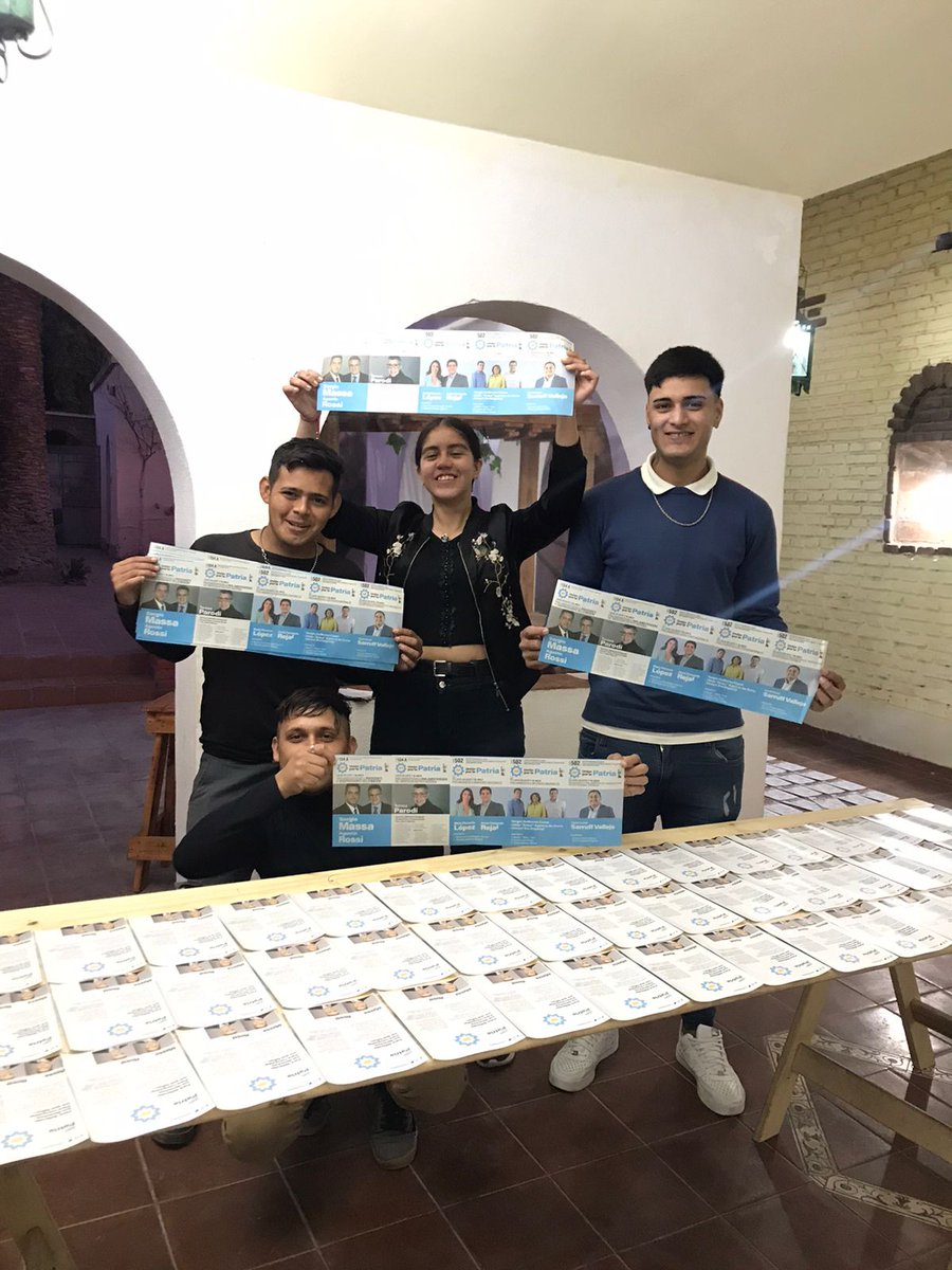 juvPotenciaFed's tweet photo. Para defender #LaPatria militamos por el triunfo de nuestro futuro #Presidente. 🇦🇷 Previa a la llegada de @SergioMassa a #LaRioja
🇦🇷 Sabemos que Argentina tiene futuro.
🇦🇷#SUPERDOMO VIERNES 15HS🇦🇷
@MalenaGalmarini
@vegaclara
@SebasGalmarini
#potenciafederalconmassa https://t.co/gwt6w4NNZc