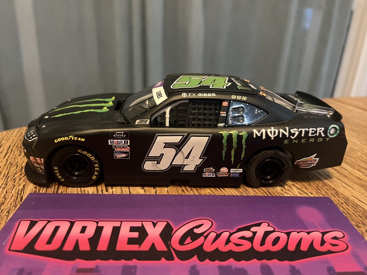 VortexRacingNet's tweet image. 2022 Ty Gibbs Road American Raced Win Custom is finished and off to its new home!

This was our first time doing a custom raced win with body damage. It was challenging, but tons of fun!