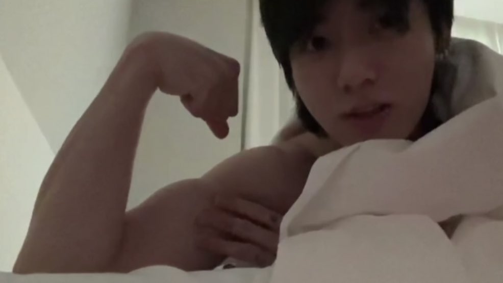 kkyukirby's tweet image. literally jungkook