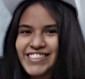 desaparecidaorg's tweet photo. Camila (15) y Mayra Vásquez (17) son hermanas, desaparecieron el 17/7 en la ciudad de Buenos Aires. Zona: Bajo Flores. Por favor compartir, y si las ven avisar #URGENTE a la policía local, o al ☎ 911

#CABA https://t.co/BTHWGqCFNJ