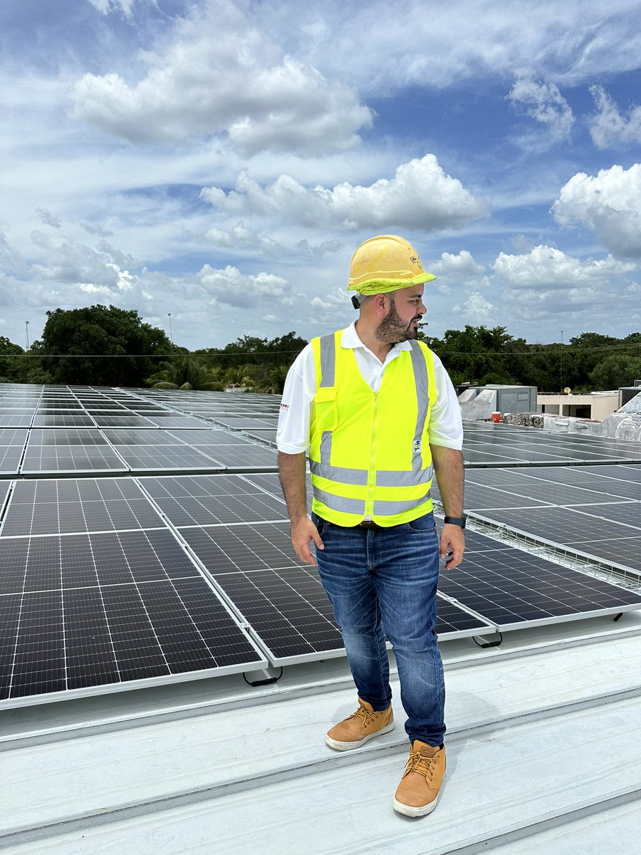 AEEC_CAMPECHE's tweet photo. 🔎 Supervisión del programa de implementación de energía limpia en las industrias 🔋🏭
#GobiernoDeTodos🚩#Banverde #AEEC #Energía⚡️ @LaydaSansores @aostoaortega https://t.co/Fi7Mj5fs5S