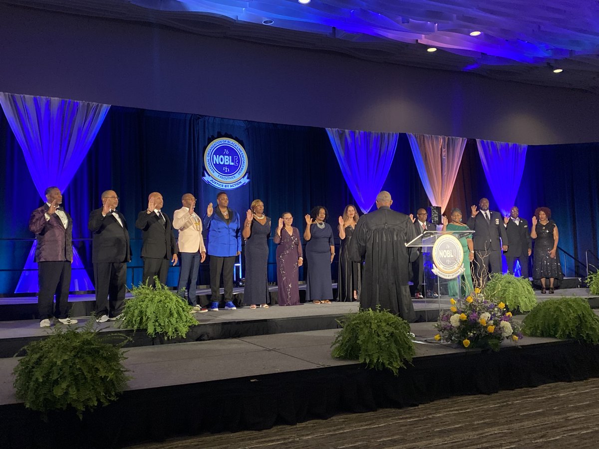 noblenatl's tweet photo. #NOBLE47 spent our final evening in Cleveland, OH, at the Annual Awards Banquet and Installation of New Executive Board, with a special keynote address by Ronald Davis, Director of the U.S. Marshals Service. https://t.co/869ms3DauX