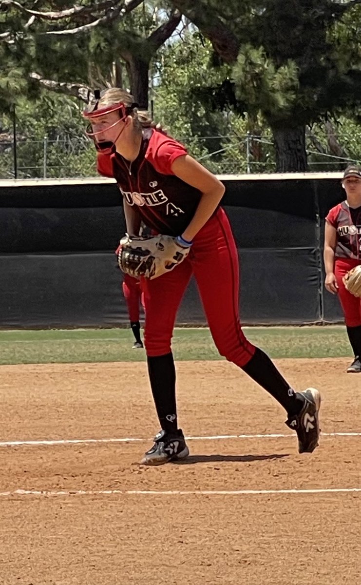 KaitlynBosques's tweet photo. @LadyHustleSB @westcoastpreps_ Sad summer has come to an end.  I will miss this team!  
My pitching #PGFNationals:
1.077 ERA/1.077 WHIP
13 innings, 2 starts, 2 wins, 1 shut-out, 4 games pitched, 53 batters faced, 175 pitches, 10 hits, 3 runs, 2 earned runs, 4 BBs, 6 Ks
Looking forward to fall! https://t.co/pPgZLxWQwV