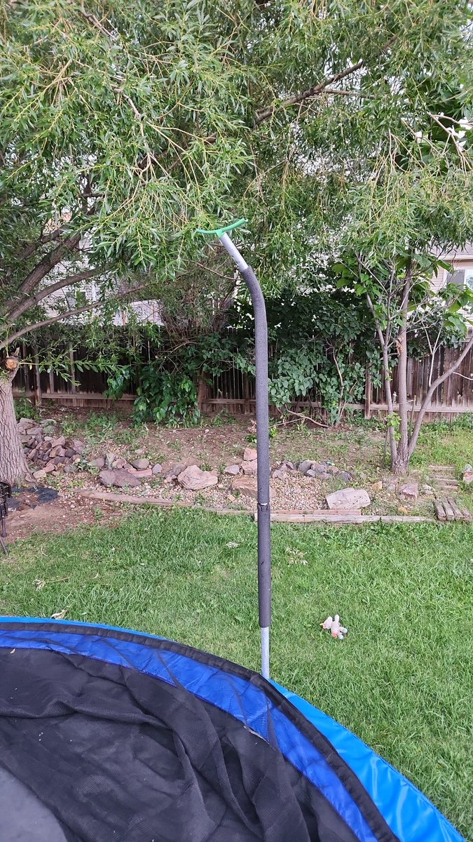 ATSBoosted's tweet photo. @SkyBoundUSA got a used trampoline I think it's a skybound but older so I bought a safety net said skybound on Amazon even branded skybound but I can't get it to fit or seat correctly https://t.co/E51mLivudP