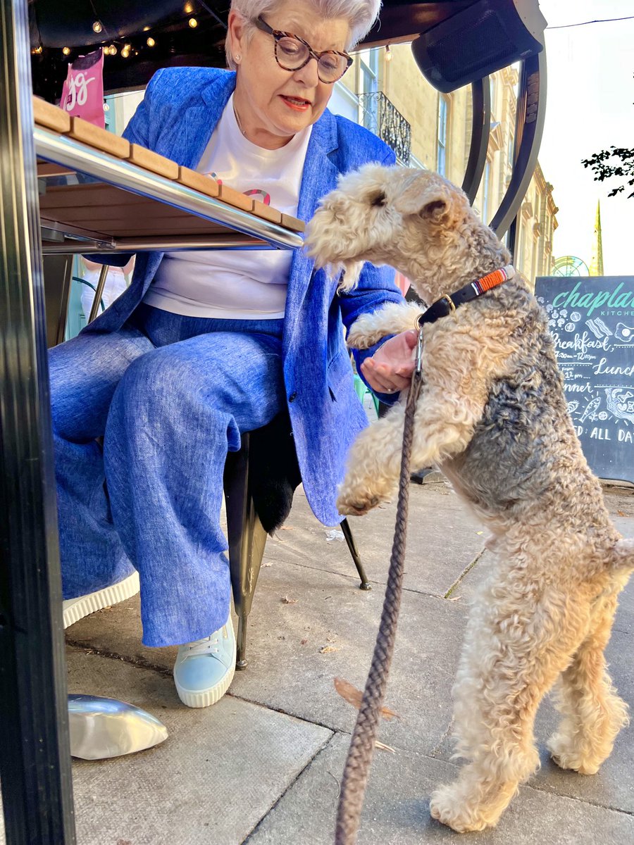 bertie_lakeland's tweet photo. I’ve been chatting to my pal Ros 💋 https://t.co/NjCV6OUaLb