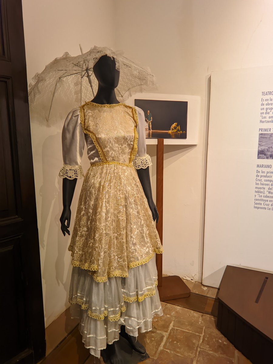 Pan_swiftie's tweet photo. #ROMA5 visita al museo 🖼️ @holapancoe https://t.co/HPmsEyfOhi