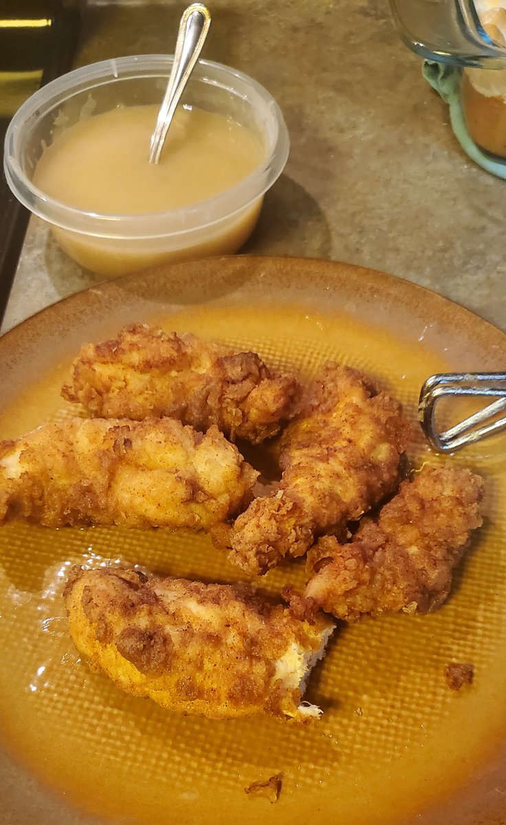 trainman_lover's tweet photo. How 'bout some fried chicken, gravy, dressing, and sweet potato casserole.... mmm-hmmm 😋❤️
#ForYourSoul 👏👏 https://t.co/qx9dj4fmFK