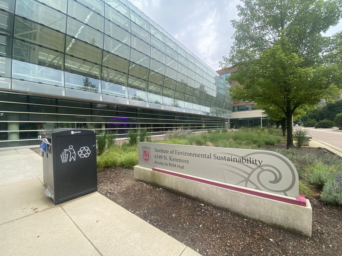 gavinfr36's tweet photo. From yesterday, dropped off my used cooking oil at @LoyolaSES. Awesome looking building, and they recycle the oil into biodiesel for their campus shuttle. https://t.co/MVJZpbIW4T
