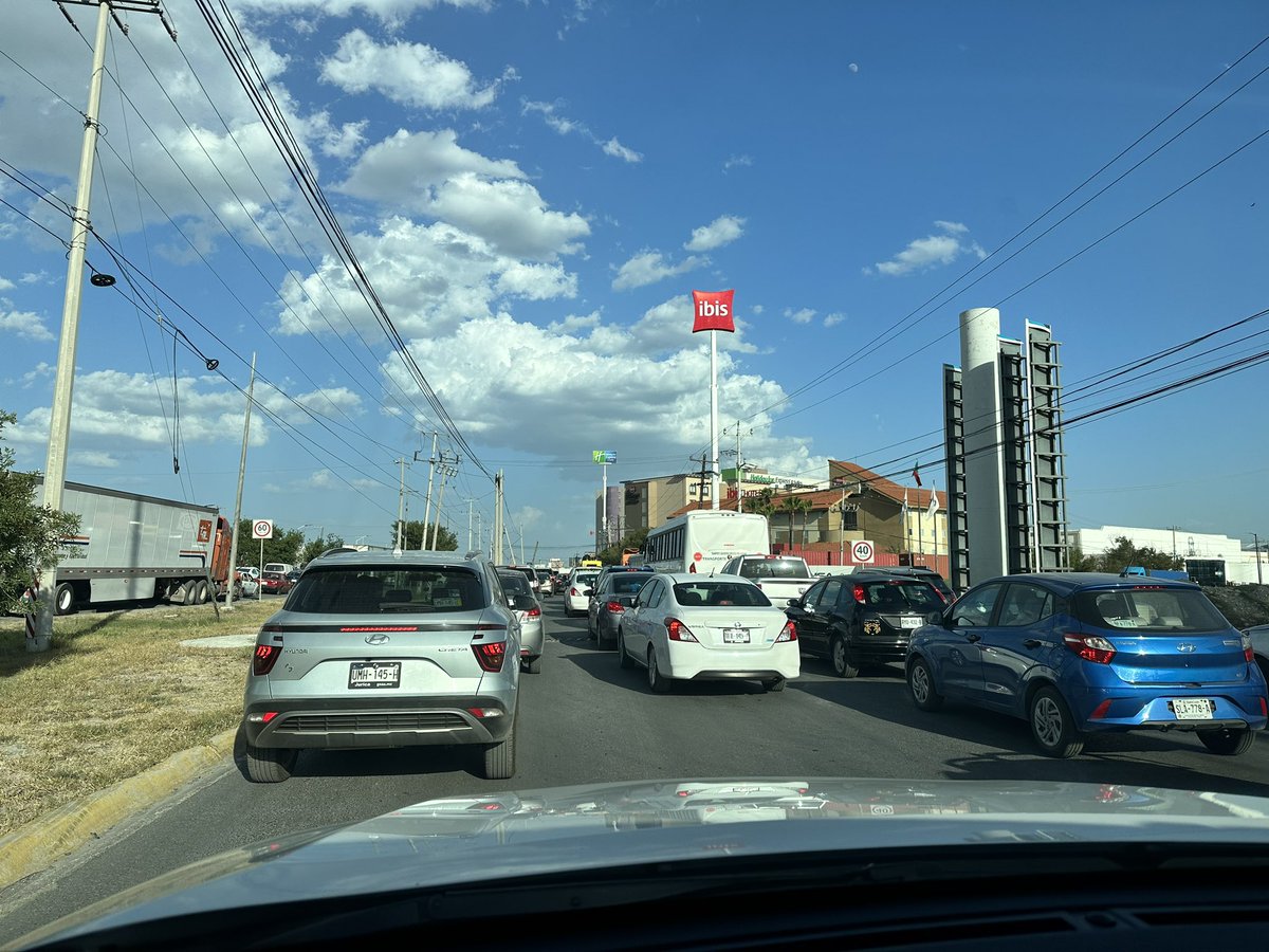 ceverest55's tweet photo. @normaelizondo Todo detenido !!! https://t.co/vZDqo3UyIH