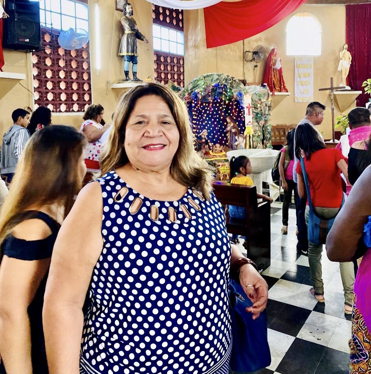WalderVeliz's tweet photo. Hoy es un día muy especial y agradezco a Dios por la vida de Olguita y la fortuna de tenerla a mi lado. Que este día sea el comienzo de otro año de felicidad juntos con nuestra familia y amigos. 🎊

Feliz cumpleaños amor! 🎉🎈🎊 
Olga Pineda #TeAmarePorSiempre! 
 
#WalderVeliz https://t.co/kc6iVfhOdJ