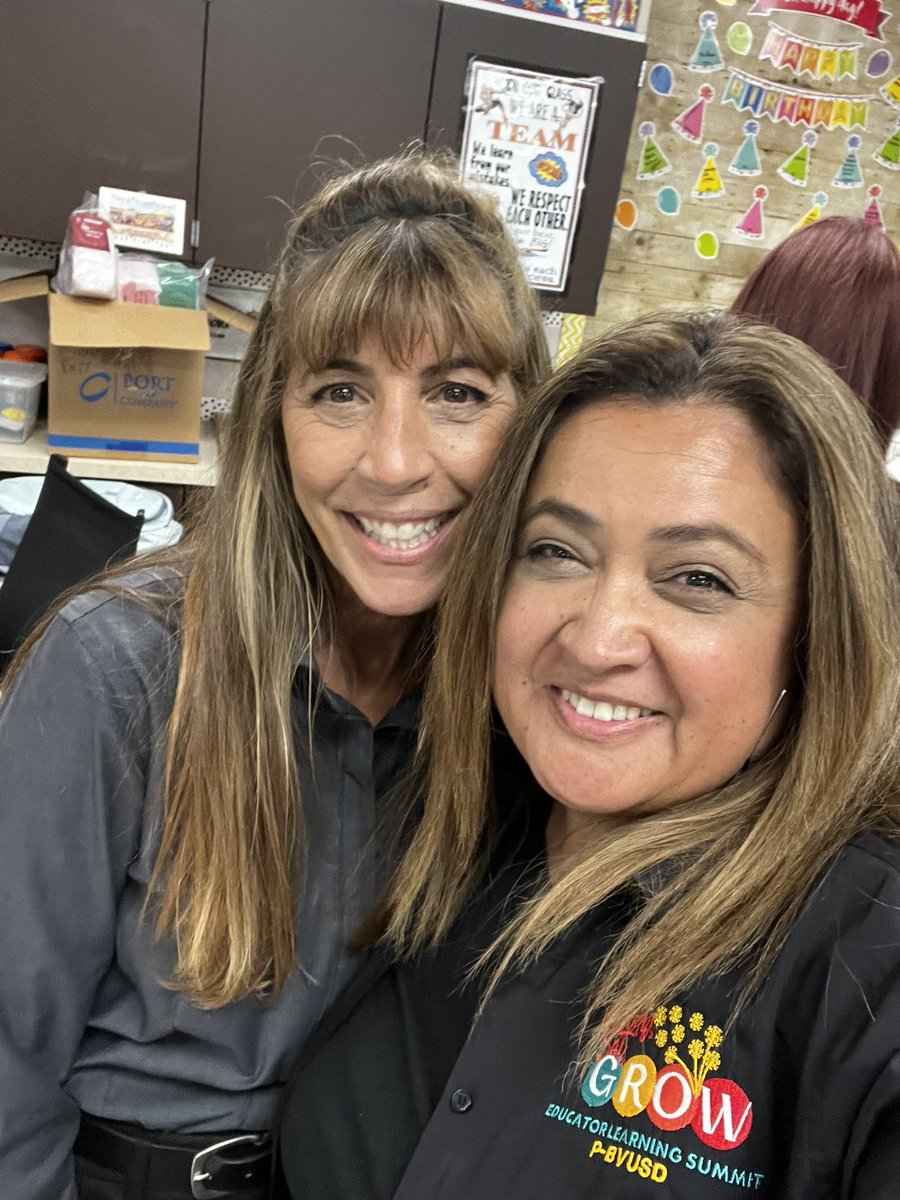 Can we make this a yearly picture? Love seeing my friends motivating teachers! @MLLongkcsos