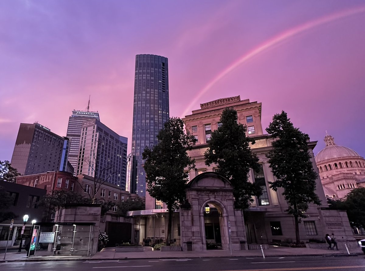 Pretty lucky this is my front lawn 🌈 
CC: <a href="/OnlyInBOS/">Only In Boston</a>