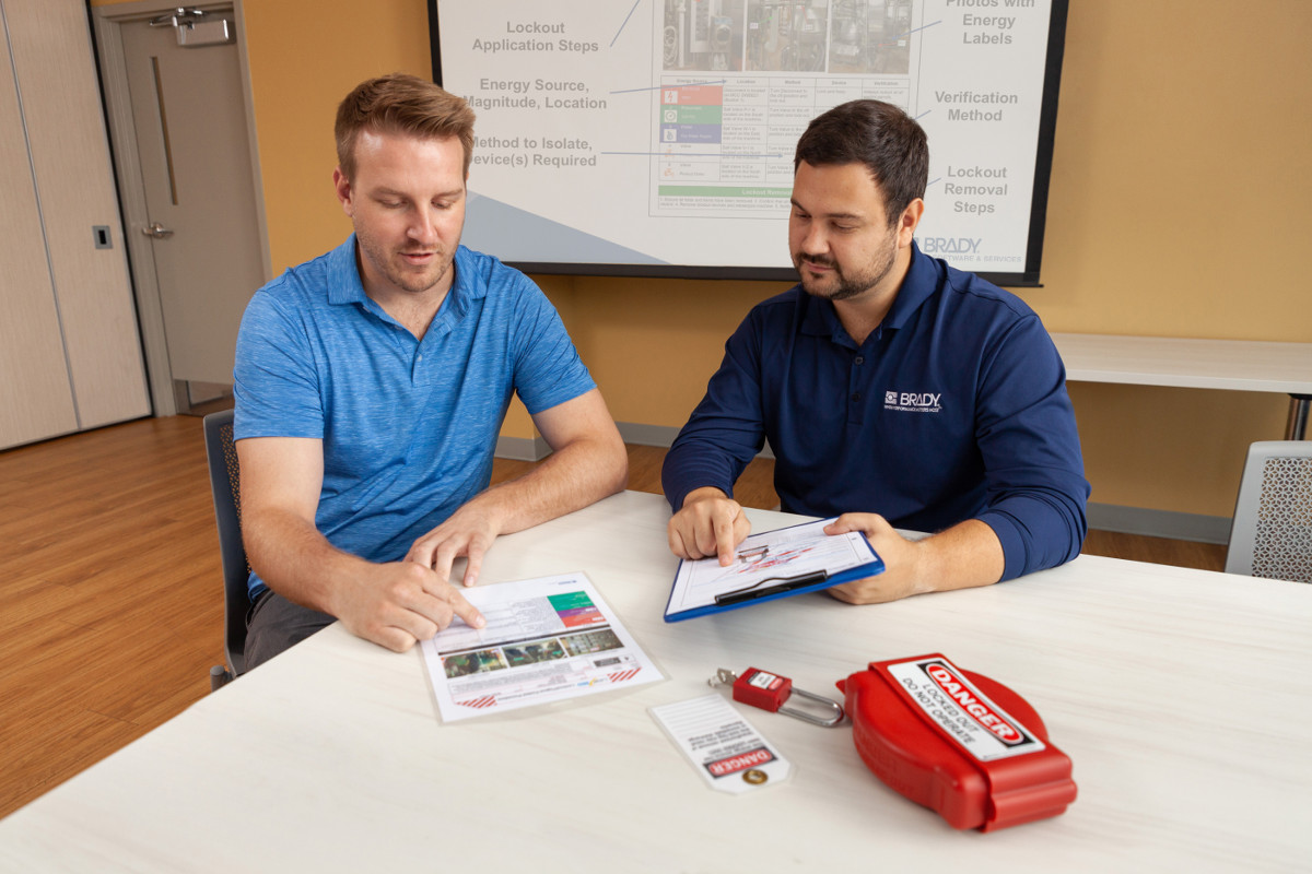 Safety program need work? The key to building a safety program is knowledge and commitment:
📚 Know the regulations, the risks and the hazards, and the best practices for your industry
💪 Commit to creating and maintaining a process, and consistent training and education