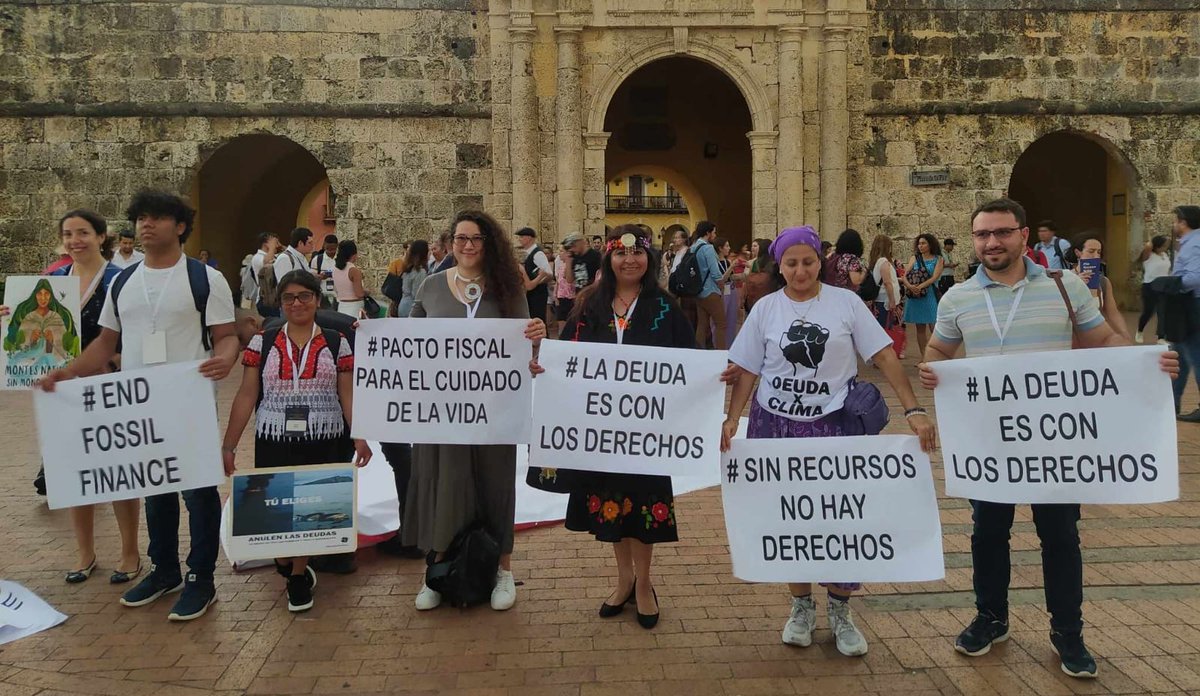 DeudaxClima's tweet image. En la cumbre de justicia fiscal incluyente en Colombia, desde DeudaXClima, @XRLatam, Amnistía Internacional y @Fridays4future, le decimos a los gobiernos y a Latinoamérica: #LaDeudaEsConLosDerechos #SinRecursosNoHayDerechos
#deudaxclima  #CumbreCartagena #pactofiscalya