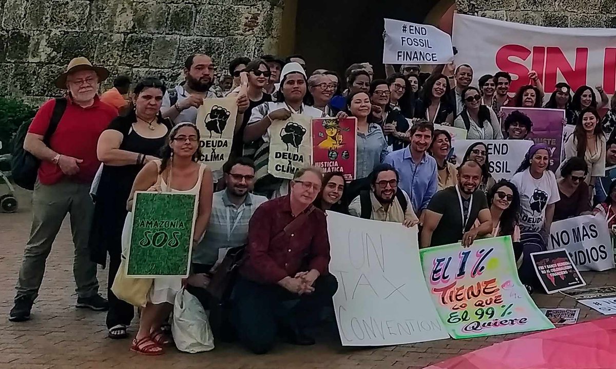 DeudaxClima's tweet image. En la cumbre de justicia fiscal incluyente en Colombia, desde DeudaXClima, @XRLatam, Amnistía Internacional y @Fridays4future, le decimos a los gobiernos y a Latinoamérica: #LaDeudaEsConLosDerechos #SinRecursosNoHayDerechos
#deudaxclima  #CumbreCartagena #pactofiscalya