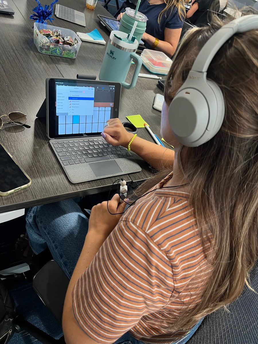 RISDiTeam's tweet image. Day 2 working with @MSTMAGNET and #AppleProfessionalLearning - exploring how we can engage students with AR and music creation! #RISDweareone #everyonecancreate