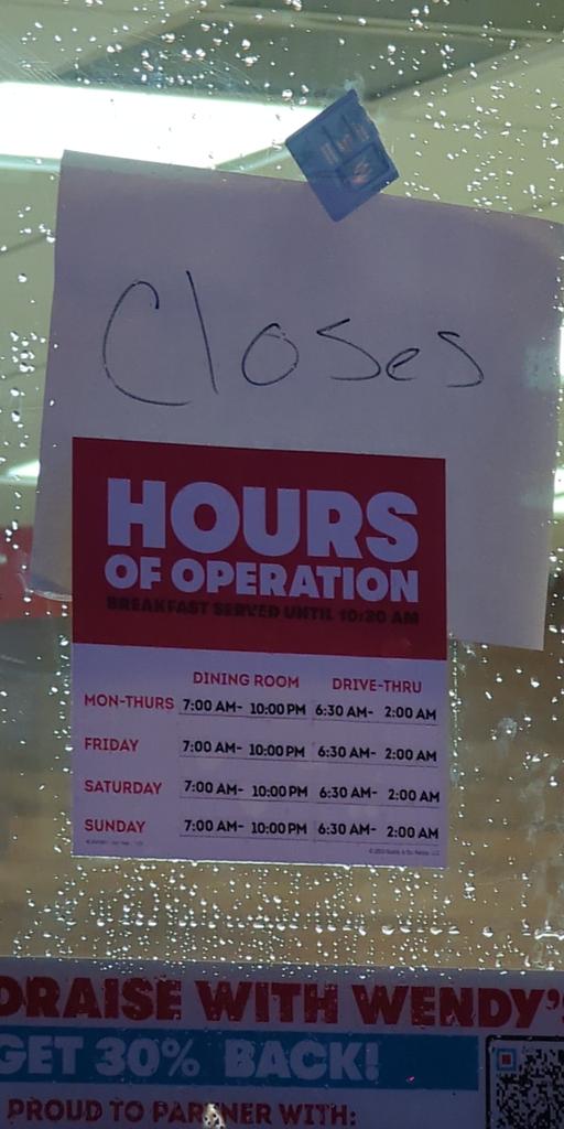 northshoreit's tweet photo. @Wendys So now it's just under two hours before walk-in closing time and this Wendy's locked both their doors, making bathrooms inaccessible to customers, while their drive-thru is open? Isn't it against the law for a restaurant not to have a bathroom available for customers? https://t.co/PbzvG5KgzB