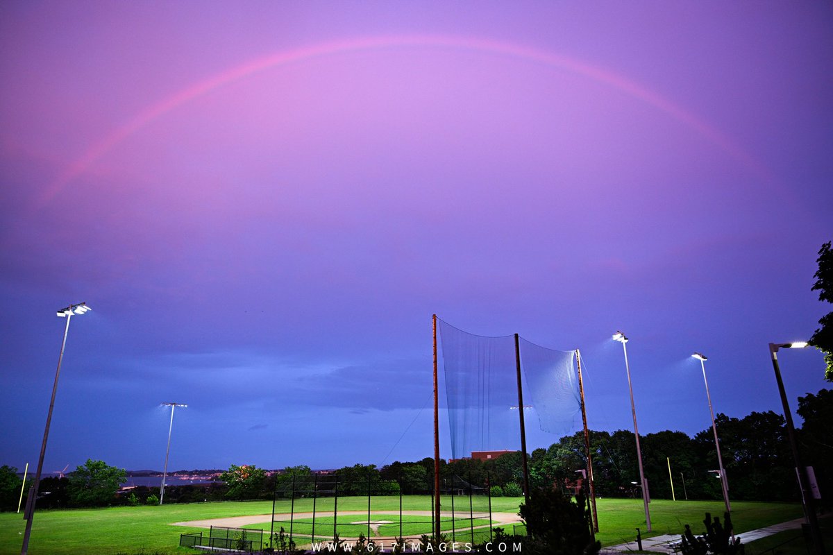 617Images's tweet photo. Amazing rainbow over Boston’s Dorchester neighborhood after this evening’s storms! #mawx https://t.co/VlyLtUuwIq