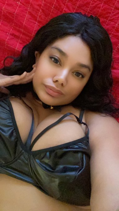 With or without the cat ears? 😋 https://t.co/1AbPp4cWRs<a href="/tag/bbw"class="tags"><span>#bbw</span></a><a href="/tag/sellingcontent"class="tags"><span>#sellingcontent</span></a><a href="/tag/selling_content"class="tags"><span>#selling_content</span></a>