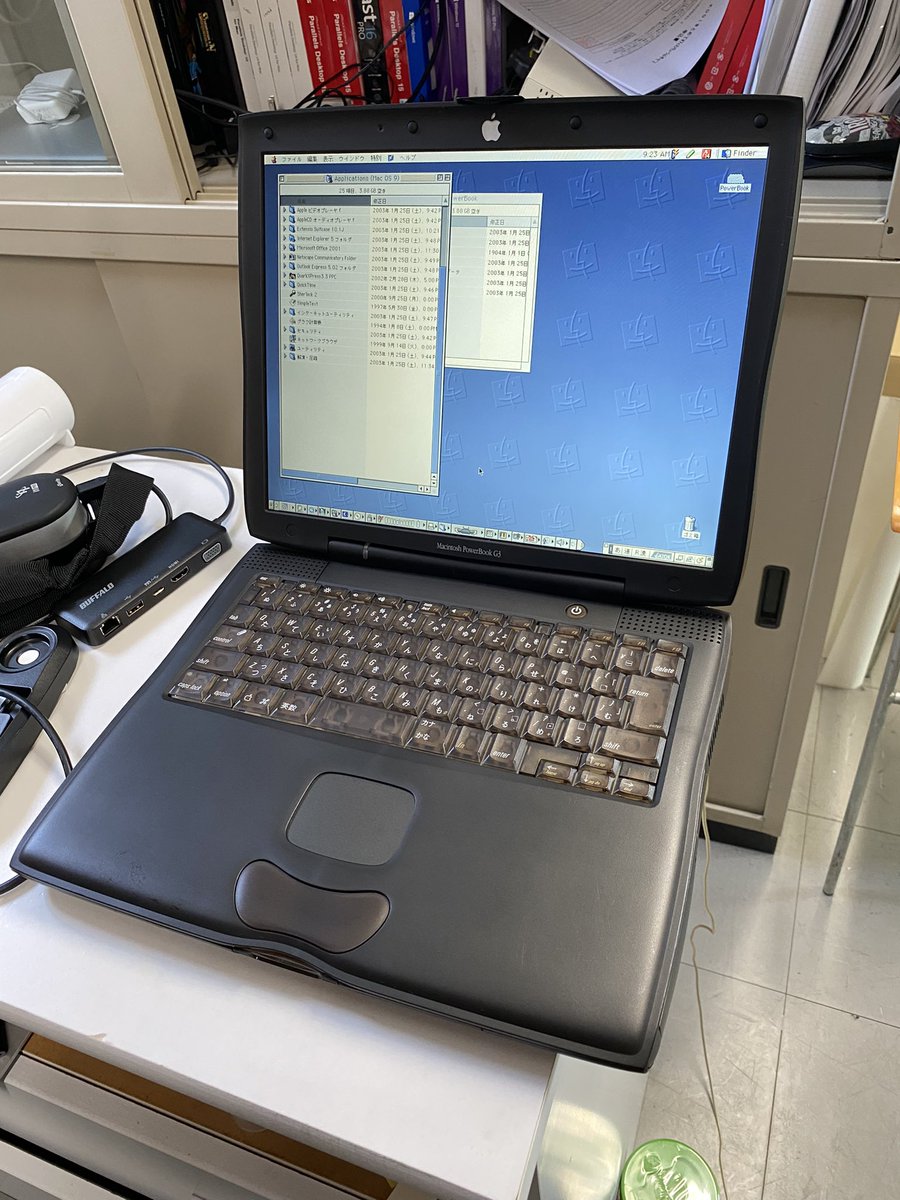 ManavSGO's tweet image. さて
スタバでドヤってくるか

#Mac #PowerBook #G3