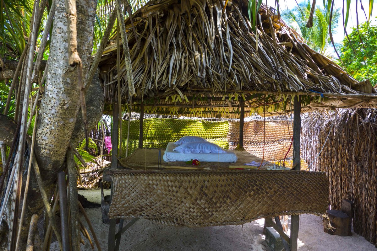KiribatiInfo's tweet photo. Experience the authentic charm of #Kiribati with a stay in a traditional hut called the #Buia
The Buia is a traditional Kiribati hut that offers a unique and memorable experience for travelers seeking an immersive cultural adventure.
#authenticexperiences #buiatourism https://t.co/Q4EgxUK3i1