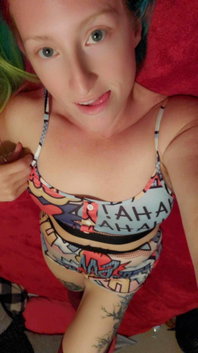 MstrsRaze's tweet photo. Who is down for a game of red or black? Red you send, black you get a task. Approach. 

femdom•findom•wallet drain•selling content-paypig-footworship-bbw•foot fetish•bbwdomme-human atm•finsub• https://t.co/JGfrXSc9fg