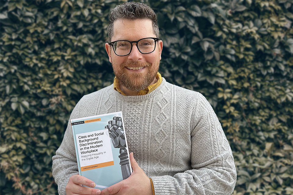 CQU's tweet photo. A new book by CQU #Law academic Dr @angelocapuan0 warns #DigitalWorkplace trends like "cybervetting" through #SocialMedia, interview #Gamification and AI-driven recruitment could risk #discrimination based on social background. READ MORE: https://t.co/72jsFCd0lq
#AustralianLaw https://t.co/vovuVa80TQ