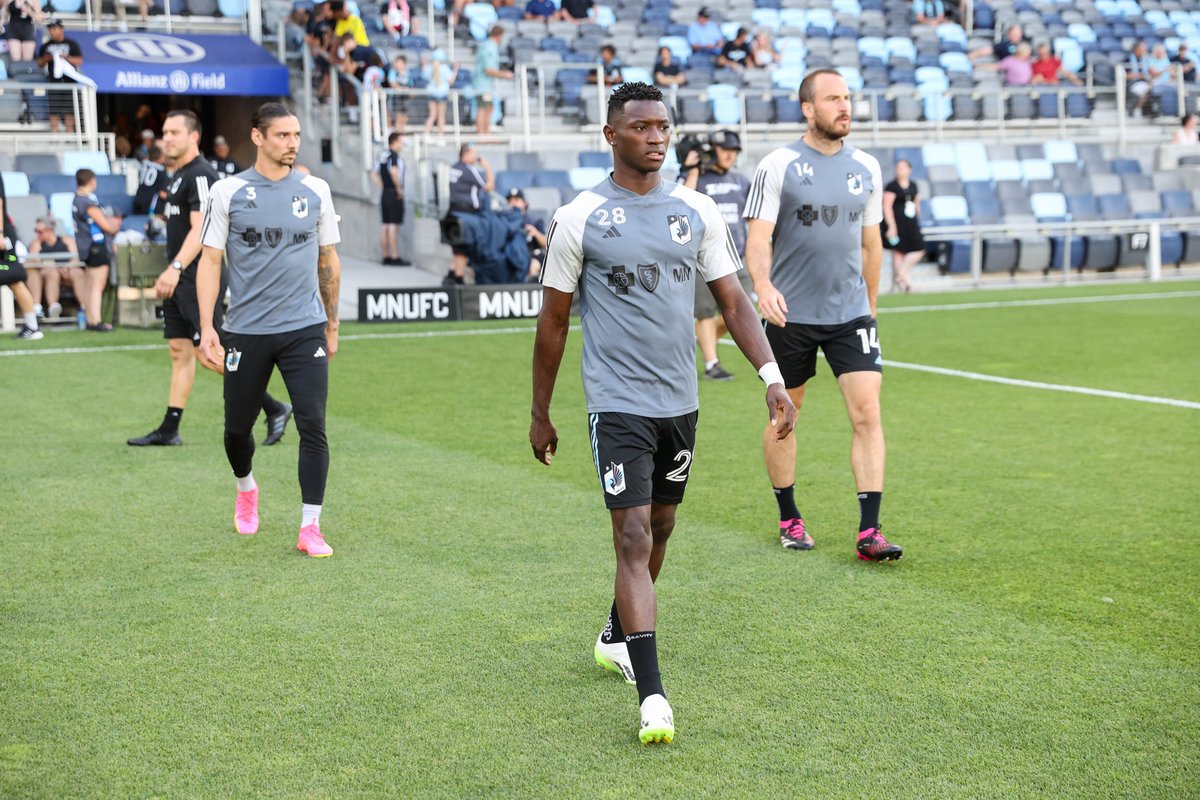 MNUFC's tweet photo. already warm
now we're warming up

#MINvCHI | @LeaguesCup https://t.co/8AwbEvXJAZ