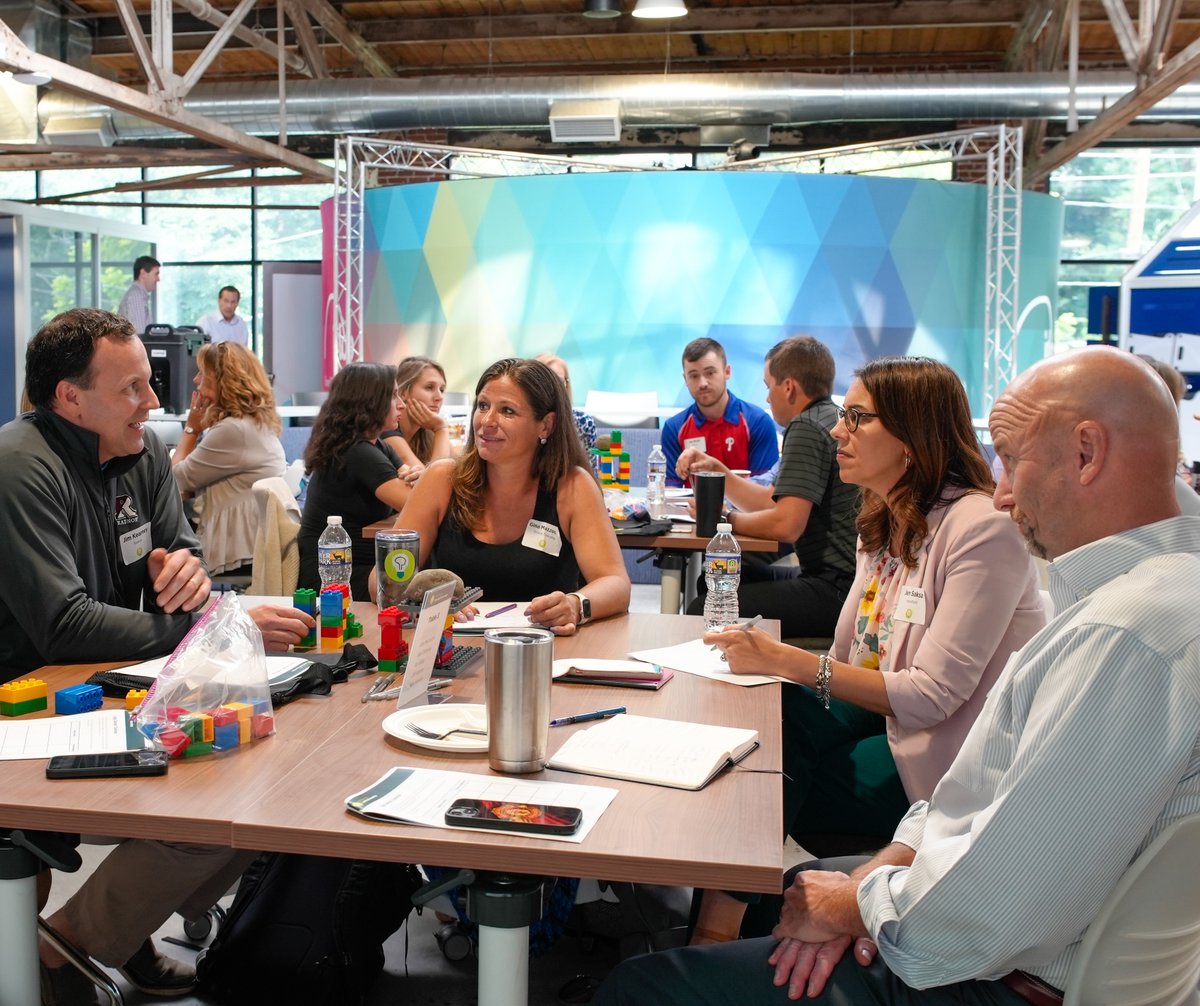 Julia Skolnik tweet media