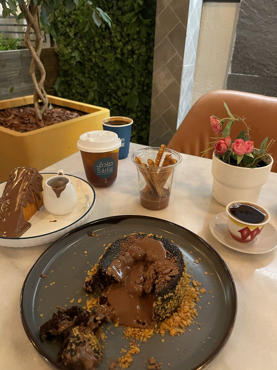 احتفال صادق كافيه <a href="/c_sadig/">صادق كافيه| Sadig coffee</a> 
بمرور ١٠ سنوات على افتتاحهم ومقدمين خصم 50% على جميع الطلبات  🤩❤️
المكان دورين بجلسات داخلية وخارجية مع رذاذ 
وجلسات مغلقة بخصوصية
 وشاشات للمباريات،

مكان مناسب للعائلة والافراد  ,

يستقبلونكم 24 ساعة 🏪

الموقع ⬇️
maps.app.goo.gl/ePF1qAHsccwQzA…