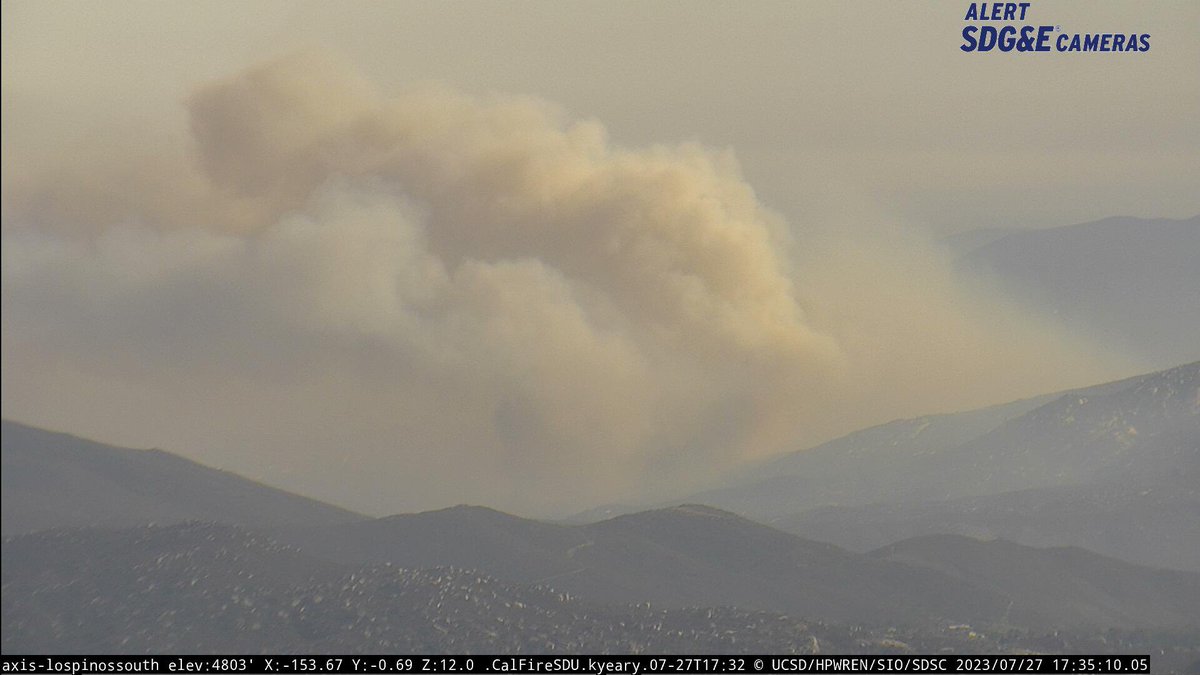 DanielFireTruck's tweet photo. #Border21Fire The Fire is in Mexico making a push into the US.
Aircraft Assisting.
Air Tankers 76, 78.
Copters 11, 12.
No Air Attack right now. https://t.co/bvbmmCDQCp
