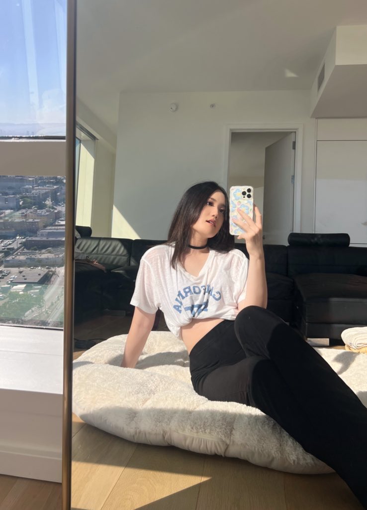 angelskimi's tweet photo. felt cute ☀️ https://t.co/ip2exywKT8