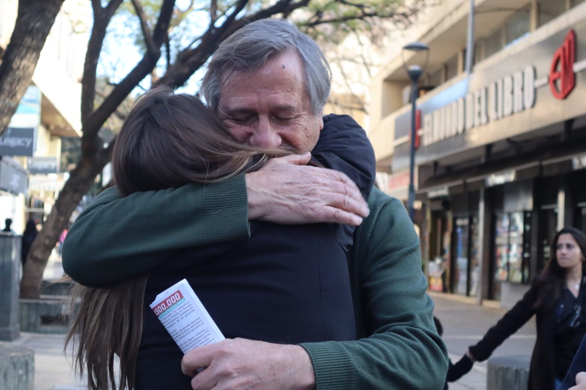 JuliaDiSanti1's tweet photo. MANUELA CASTAÑEIRA EN CÓRDOBA

Sumate a difundir la propuesta del salario mínimo a $500.000.
 
Que la crisis la paguen los empresarios.

Este domingo 13, vamos con la lista 13 

#Elecciones2023 #NuevoMAS #ManuelaCastañeira #salariominimo #izquierda #lista13  #PASO #PASO2023 https://t.co/DwCMbKEKJf