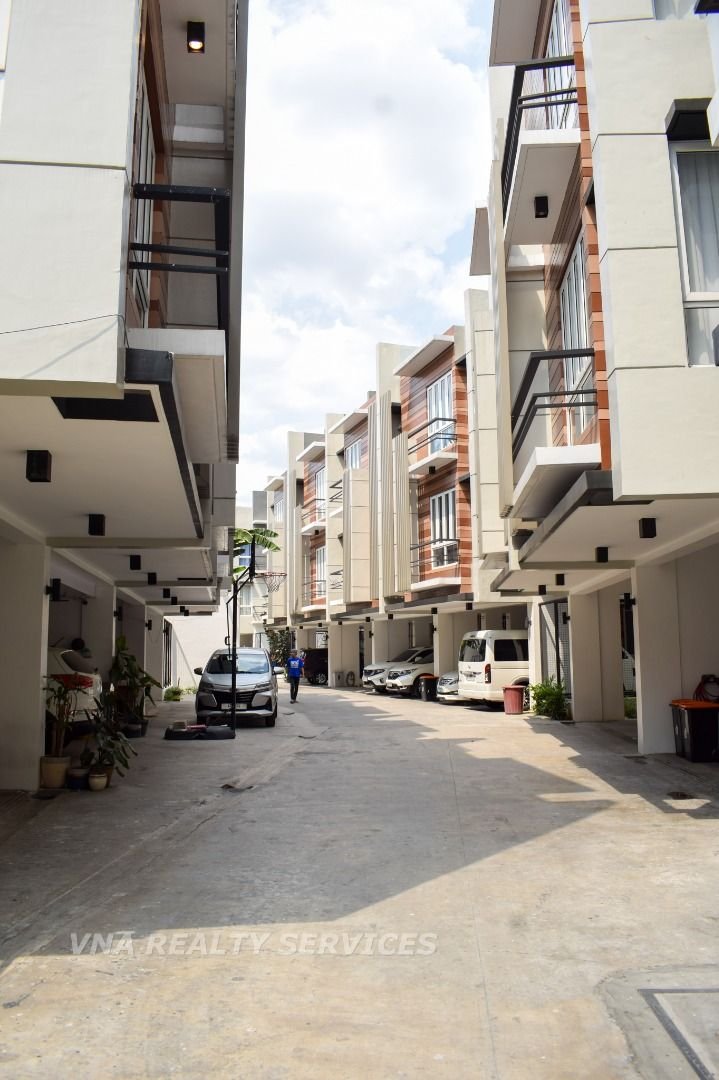 van_a001's tweet image. #QCTownhomesForSale! #RFO #ReadyForOccupancy - #LuxuryTownhomes #TandangSoraTownhomes, #QC near #CongressionalTownCenter #TownhomesForSale #2CarGarageTownhomes #4CarGarageTownhomes! For inquiry, Call: +63-915-200-4978! carousell.app.link/oHivk8LXMBb