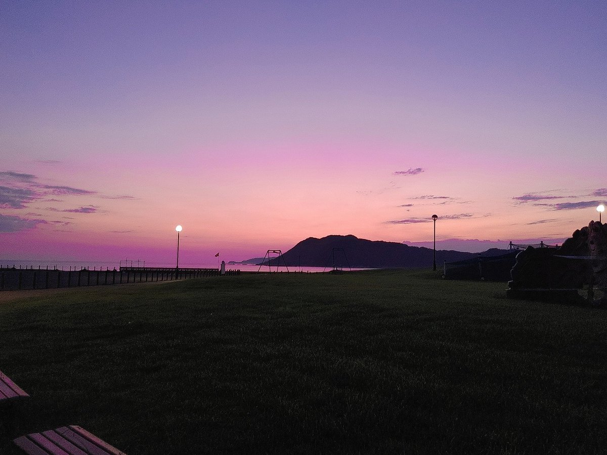 osora_versys250's tweet photo. 7/26~7/27

実はまた丹後行ってました笑
今回は美味しいもの食べて、日中は車でドライブしたり、洗車したりしながらのんびりツーリングでした。

東北一周の予行練習でサイドバッグ積んでみたけど、取り回しにちょっと苦戦しました…。立ちごけヒヤリハットも💦精進します！ https://t.co/FeSbBptwvu