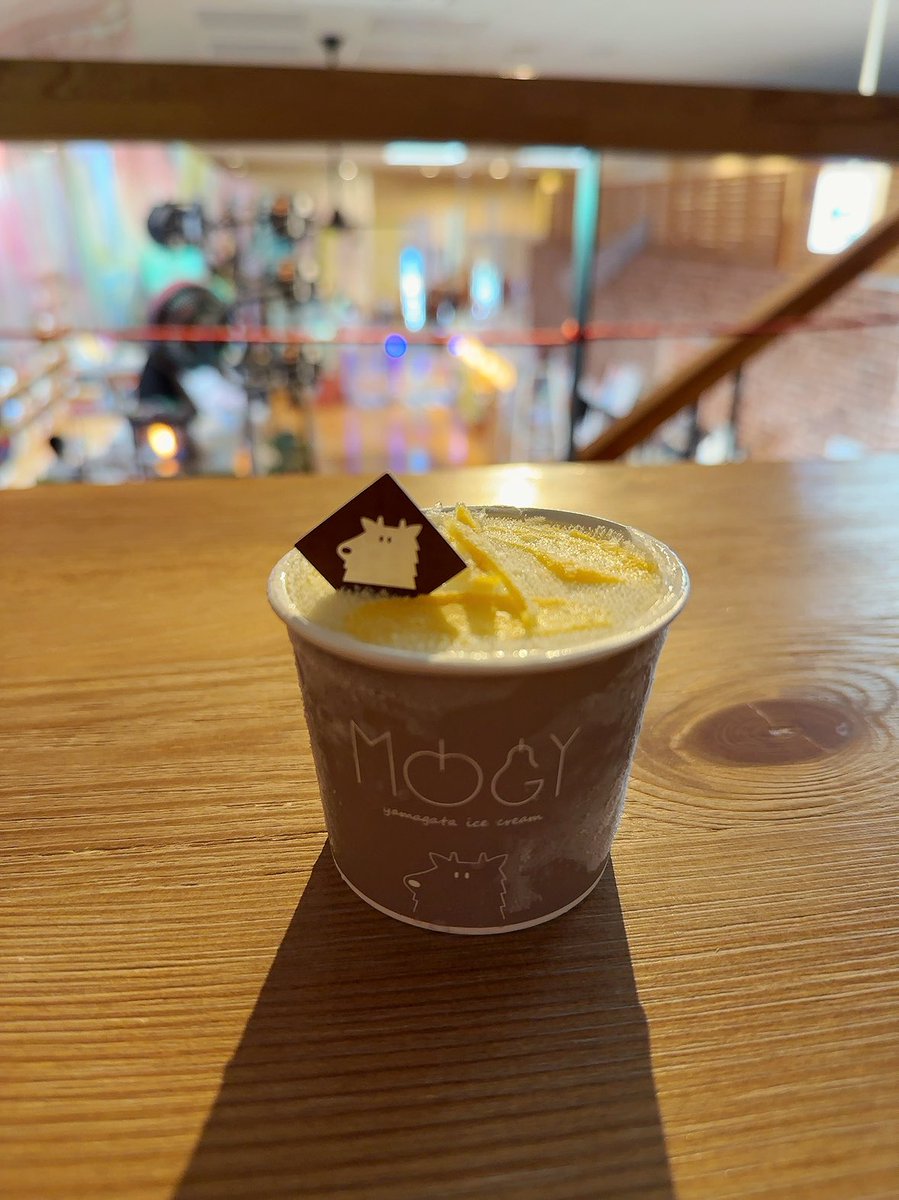 murata_aya's tweet photo. #MOGY のアイスもオススメ🍨
男湯と女湯に置いてあって、PayPayで支払いが出来ちゃう☺️
受付でも販売されています！
サウナソルティレモンを食べたんだけど🍋今まで食べたレモン系のアイスの中で断トツに美味しかった😳❤️
浴室の休憩スペースでも食べていいみたい🤤
#おふろcaféアンバサダー https://t.co/CZg6ALwD6C