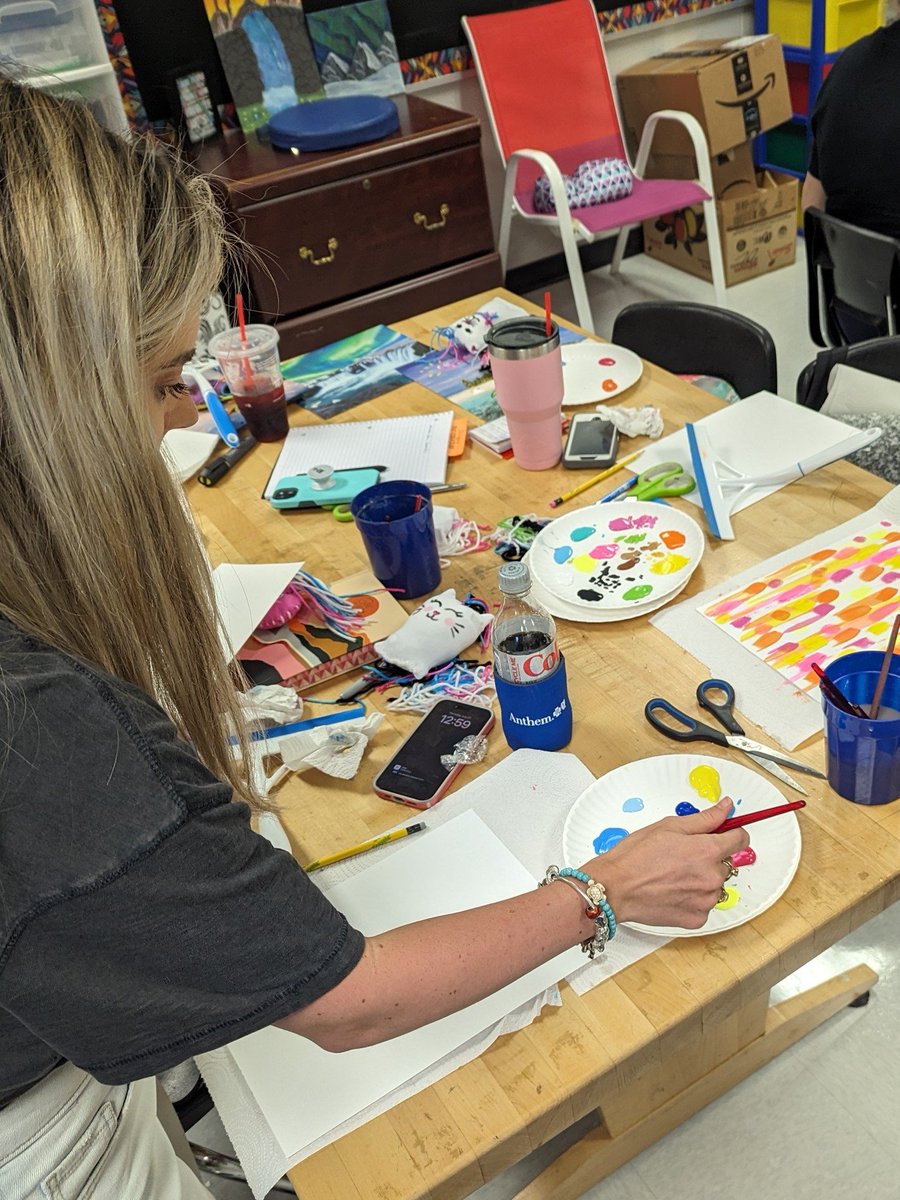 ArtWithMrE's tweet photo. Had such a great time leading professional development in Elizabethtown, KY today!! #arted #artteachers #ProfessionalDevelopment #artpd https://t.co/fukSRdudx6