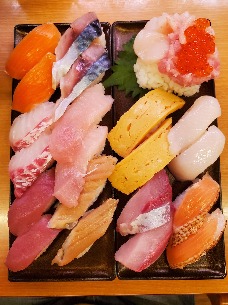 katachan2012's tweet photo. ス��ローの来店ポイント特典期限がギリギリだったので使ってみた。
１人やと食べるの大変だけどこの心意気よし。
#スシロー https://t.co/xqBZehT3Ri